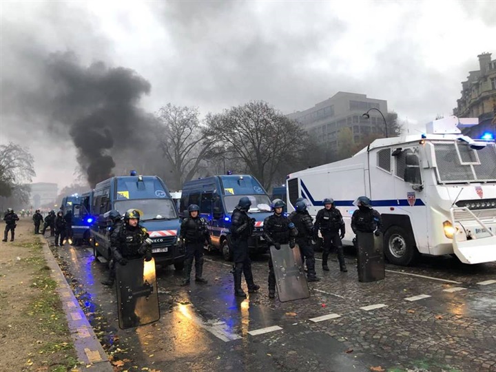 Exklusiv: Bilder und Videos aus dem brennenden Paris