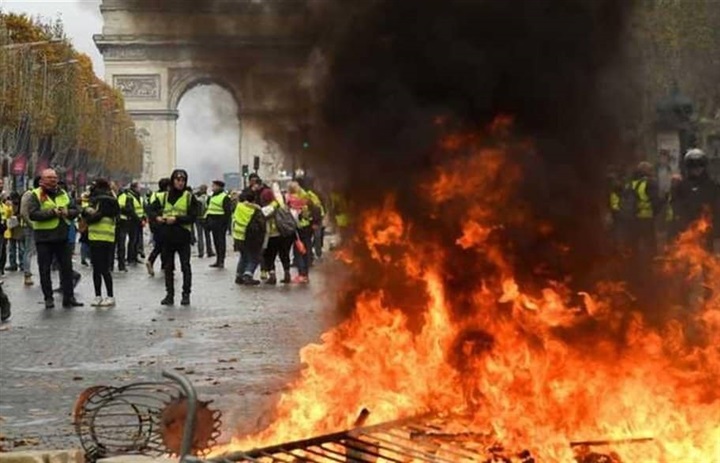 Exklusiv: Bilder und Videos aus dem brennenden Paris