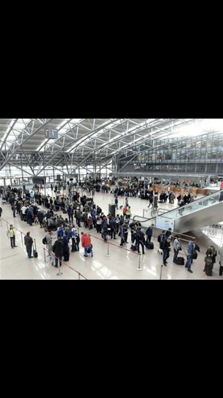 Wegen dem Streik, werden an dem deutschen Flughafen Hamburg  mehr als 60 Flüge storniert