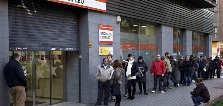 Spaniens schwarzer Monat Spanien verliert in 14 Tagen 900.000 Arbeitsplätze