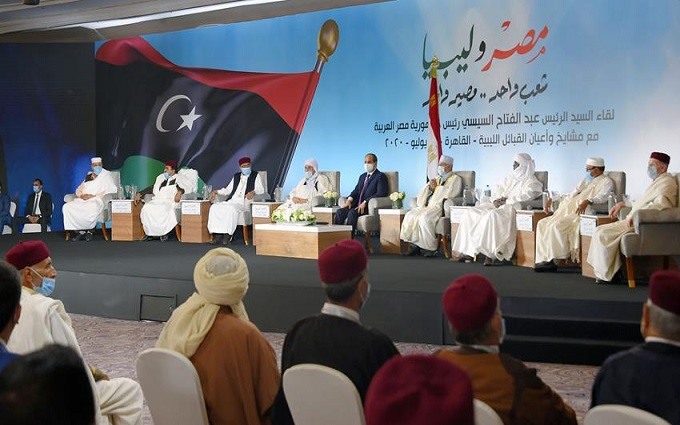 Mit Bildern .. Details des Treffens zwischen Al-Sisi, Scheichs und Persönlichkeiten der libyschen Stämme