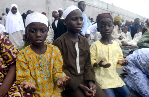 Die religiösen Radikalen in Nigeria: konfessionelle Konflikte oder politische Kooperation?