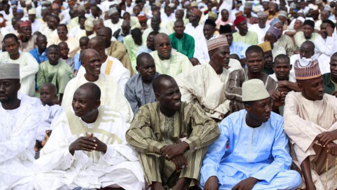 Die religiösen Radikalen in Nigeria: konfessionelle Konflikte oder politische Kooperation?