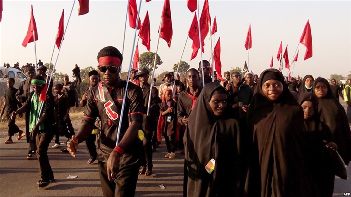 Die religiösen Radikalen in Nigeria: konfessionelle Konflikte oder politische Kooperation?