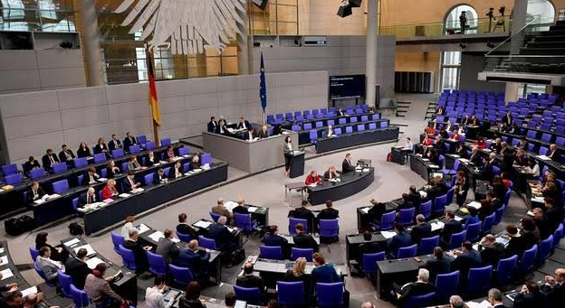 Mit Dokumenten: Bruderschaft